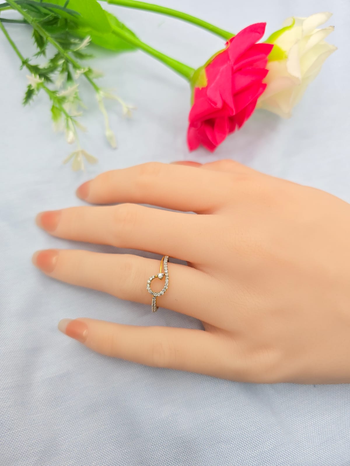 DIAMOND RING